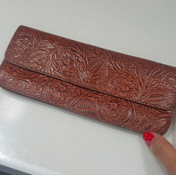 NWOT-LEATHER Handcrafted womens wallet - Picture 6 of 6